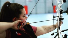 Milli okçu Öznur Cüre, Tokyo Paralimpik Oyunları’na kota aldı
